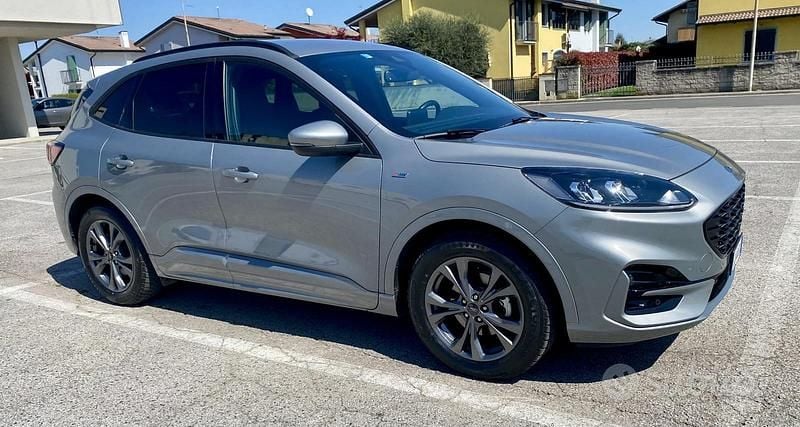 Usata Ford Kuga ST-Line 120 CV (88 kW) 2021 Grigio SUV