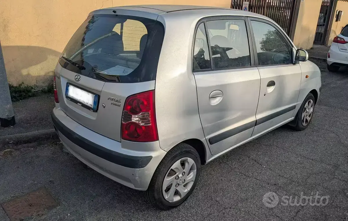 Usata Hyundai Atos 59 CV (43 kW) 2004 Grigio Utilitaria