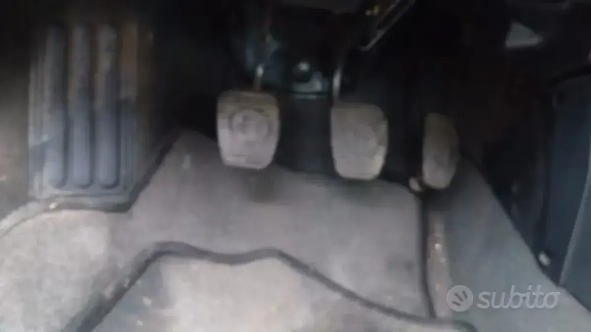 Usata Alfa Romeo 146 103 CV (75 kW) 1995 Grigio Utilitaria
