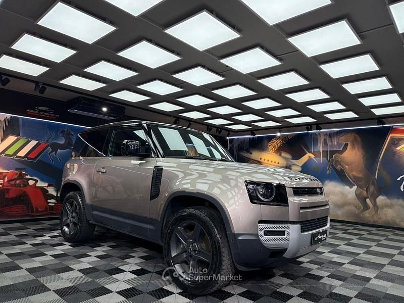 Usata Land Rover Defender SE Dynamic 200 CV (147 kW) 2023 Grigio SUV