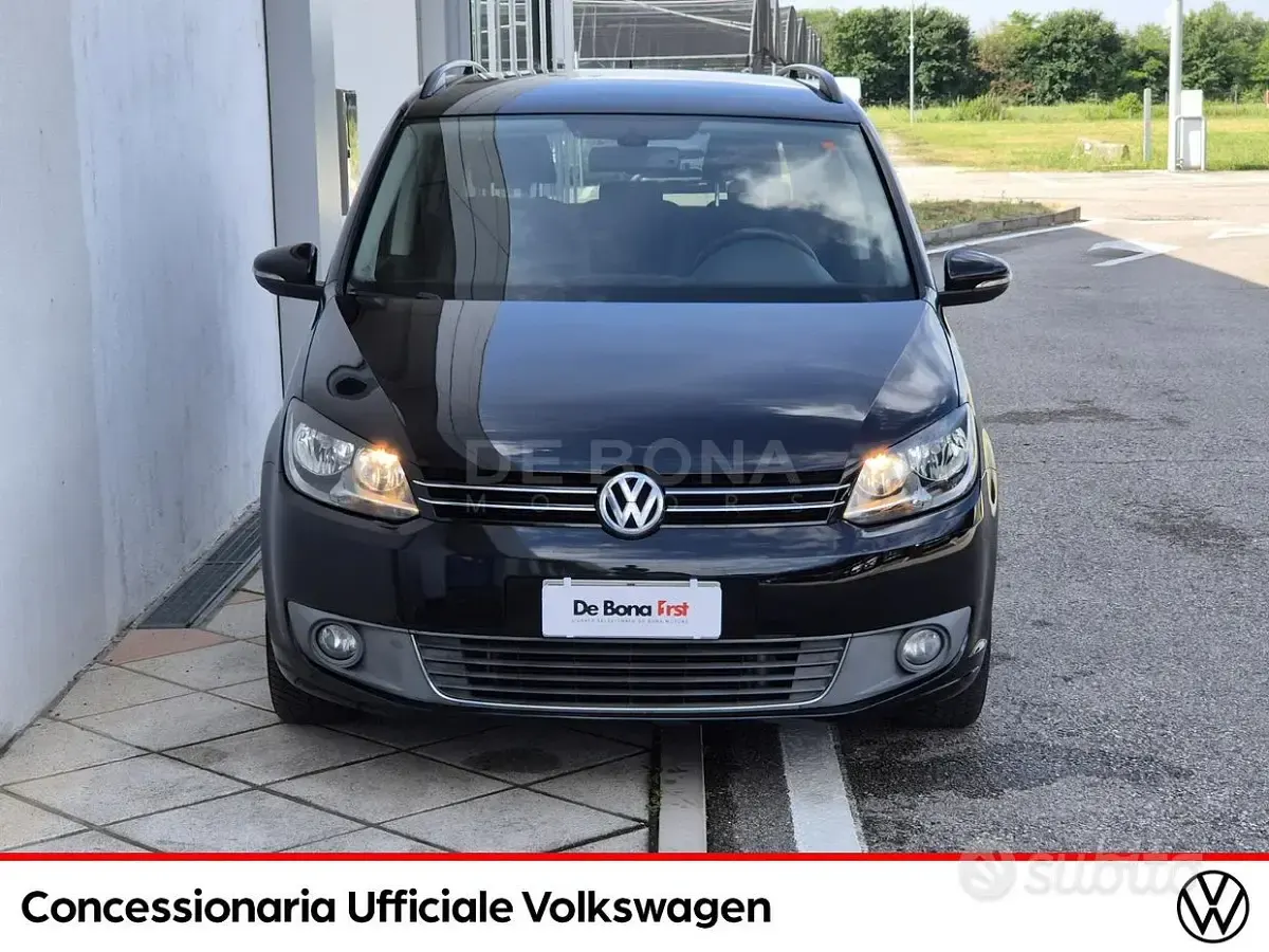 Usata VW Touran Trendline 105 CV (77 kW) 2011 Nero Monovolume