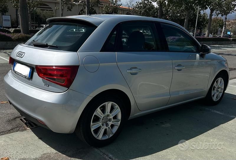 Usata Audi A1 Sportback 105 CV (77 kW) 2012 Grigio Utilitaria