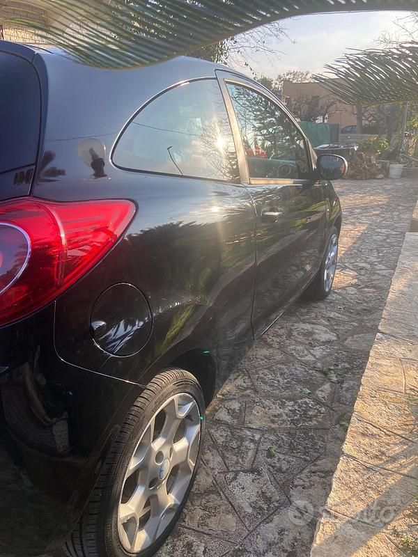 Usata Ford Ka 75 CV (55 kW) 2009 Nero Utilitaria