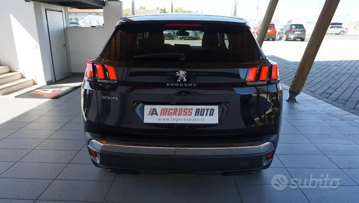 Usata Peugeot 3008 Allure 131 CV (96 kW) 2022 Nero SUV