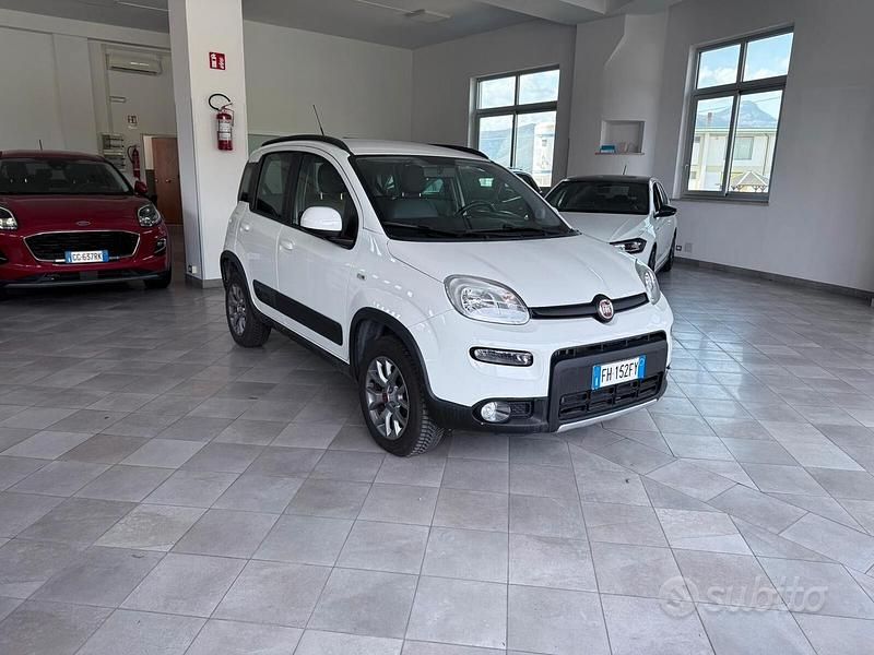 Usata Fiat Panda 4x4 S 85 CV (62 kW) 2017 Bianco Utilitaria