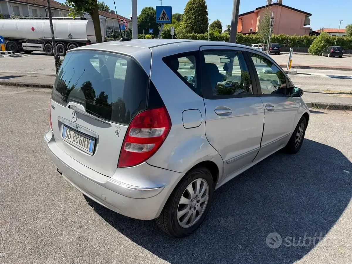 Usata Mercedes A150 95 CV (69 kW) 2005 Grigio Berlina