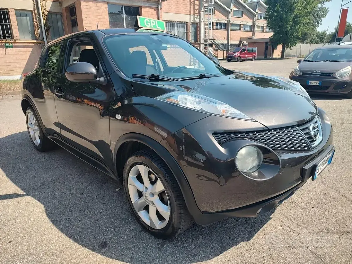 Usata Nissan Juke Tekna 117 CV (86 kW) 2012 Nero SUV