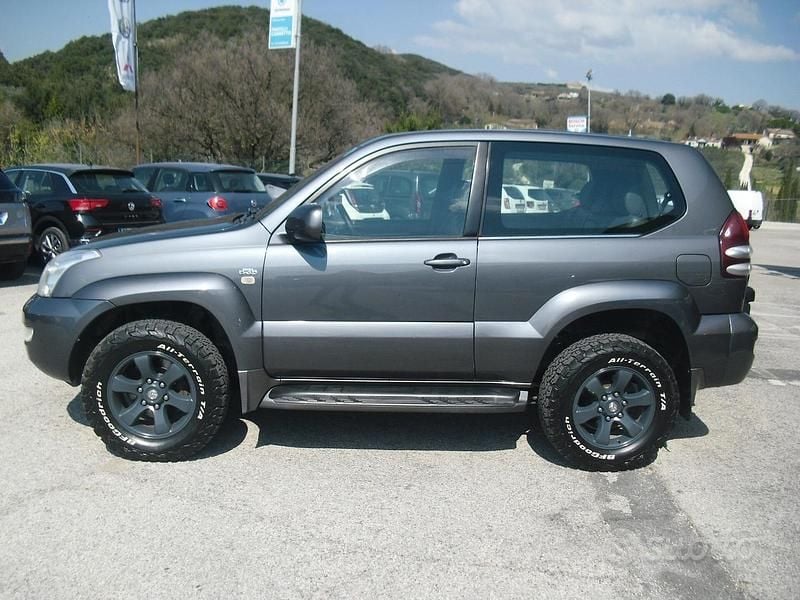 Usata Toyota Land Cruiser Executive 163 CV (119 kW) 2003 Grigio SUV