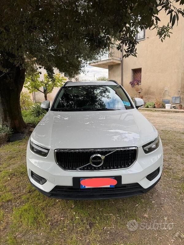 Bianco Usata 2019 Volvo XC40 R-Design SUV | 16.800 € (Buon prezzo) - Immagine 1/4