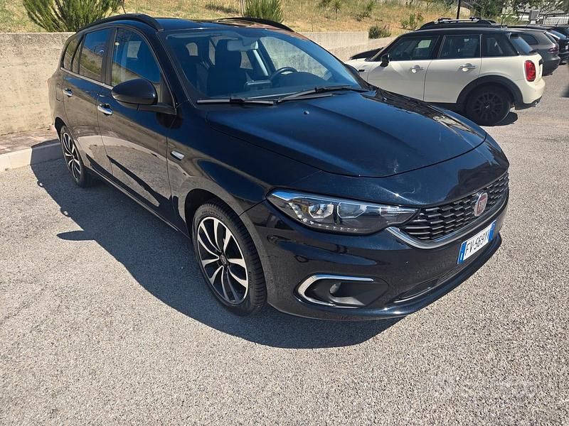 Usata Fiat Tipo Business 120 CV (88 kW) 2019 Blu Station wagon