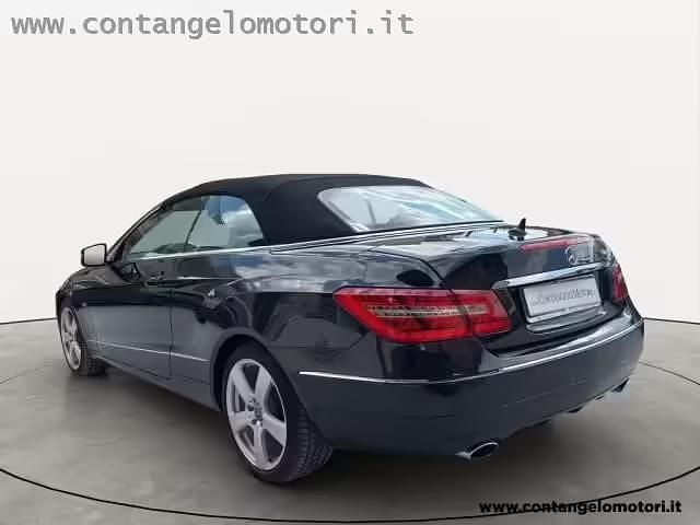 Usata Mercedes E350 265 CV (194 kW) 2012 Nero Cabrio