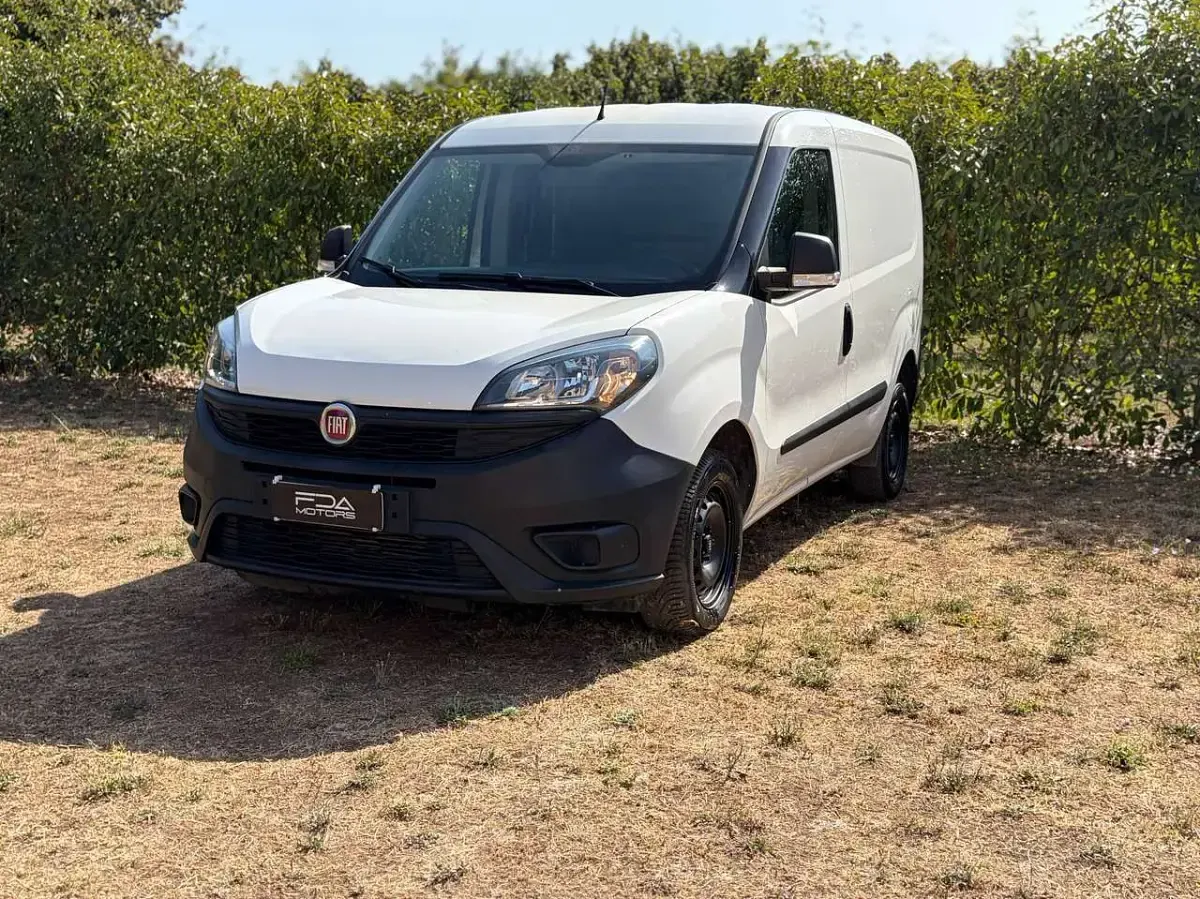 Usata Fiat Doblò Business 95 CV (69 kW) 2021 Bianco Monovolume