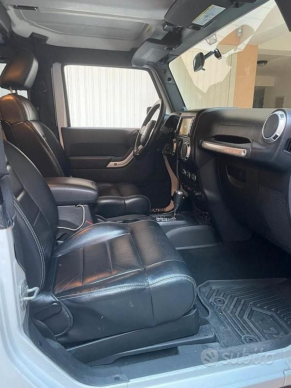 Usata Jeep Wrangler Sahara 2012 Bianco SUV