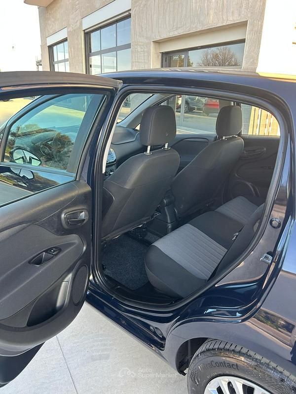 Usata Fiat Punto Street 95 CV (69 kW) 2018 Blu Utilitaria