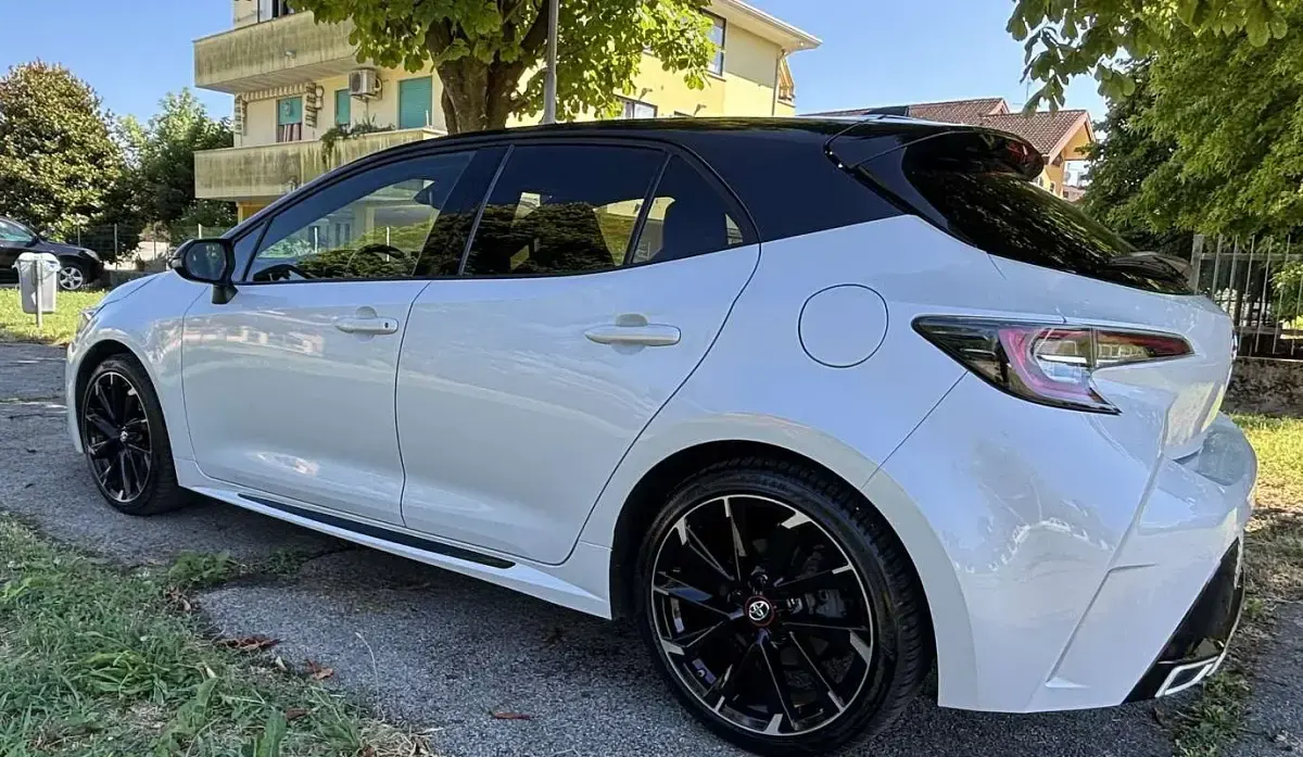 Usata Toyota Corolla Sport 177 CV (130 kW) 2022 Bianco Berlina