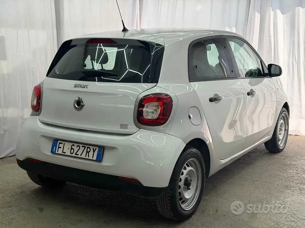 Usata Smart ForFour Passion 71 CV (52 kW) 2017 Bianco Utilitaria