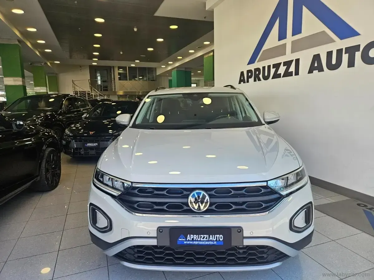 Usata VW T-Roc Life 116 CV (85 kW) 2023 Beige SUV