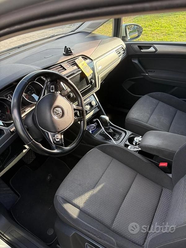 Usata VW Touran 110 CV (80 kW) 2016 Grigio Monovolume