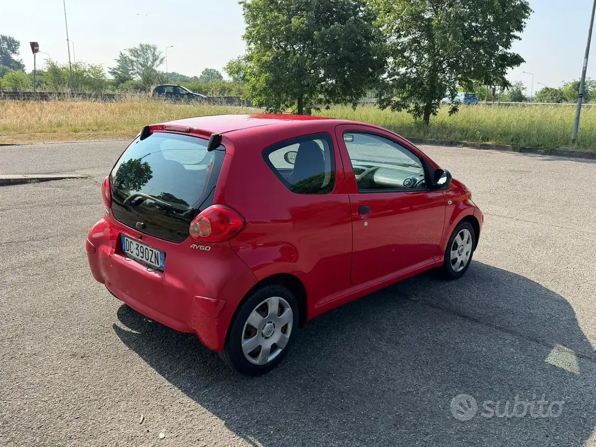 Usata Toyota Aygo 68 CV (50 kW) 2006 Utilitaria