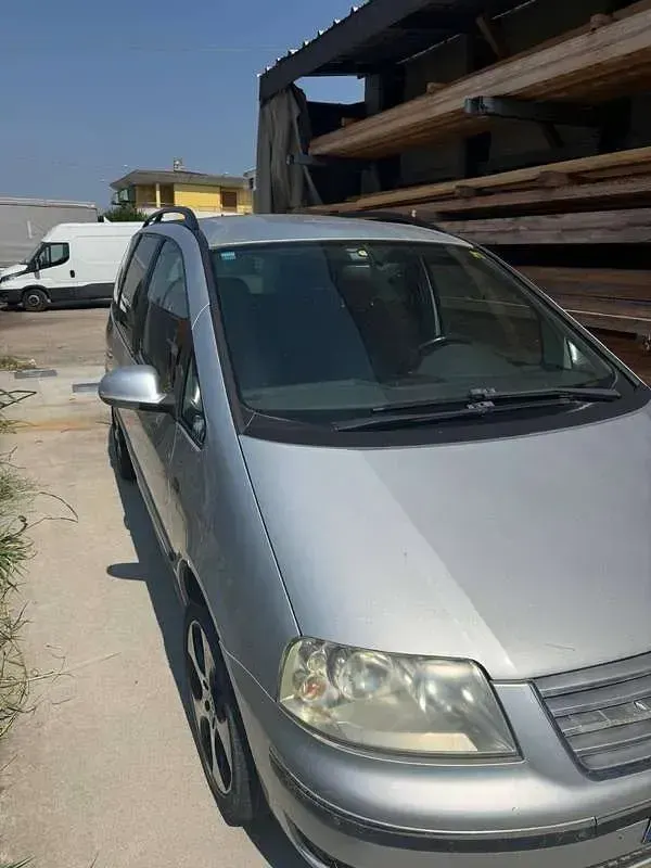 Usata VW Sharan 140 CV (102 kW) 2007 Argento Monovolume