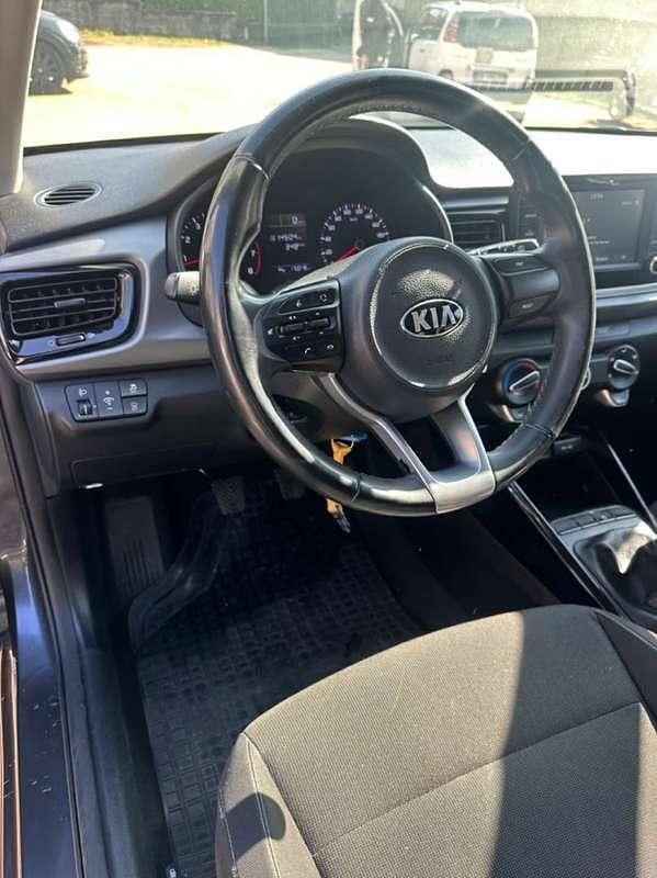 Usata Kia Rio Active 83 CV (61 kW) 2017 Berlina