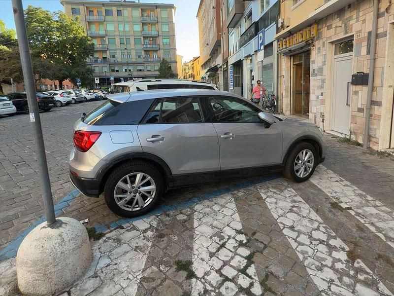 Usata Audi Q2 Business 116 CV (85 kW) 2021 Argento SUV