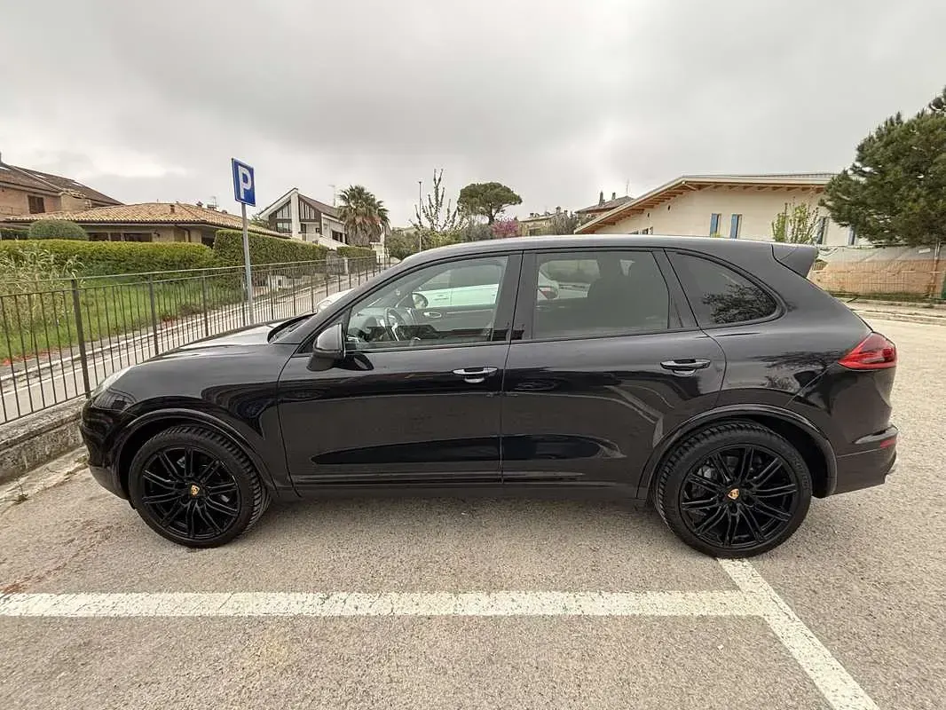 Usata Porsche Cayenne Platinum Edition 250 CV (183 kW) 2017 Nero SUV