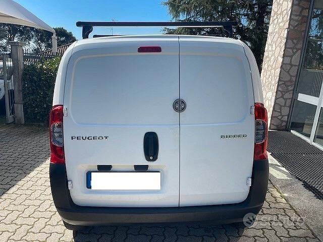 Usata Peugeot Bipper 75 CV (55 kW) 2011 Bianco Monovolume