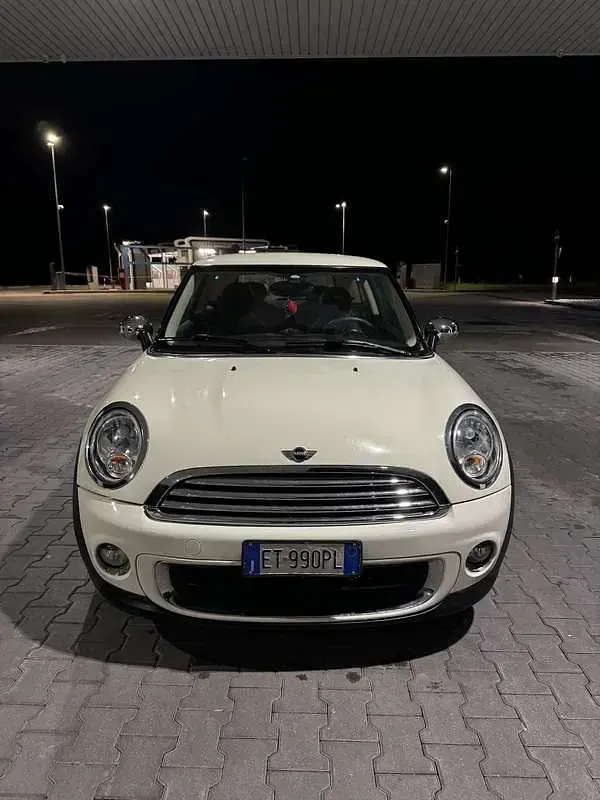 Usata Mini ONE 75 CV (55 kW) 2014 Utilitaria