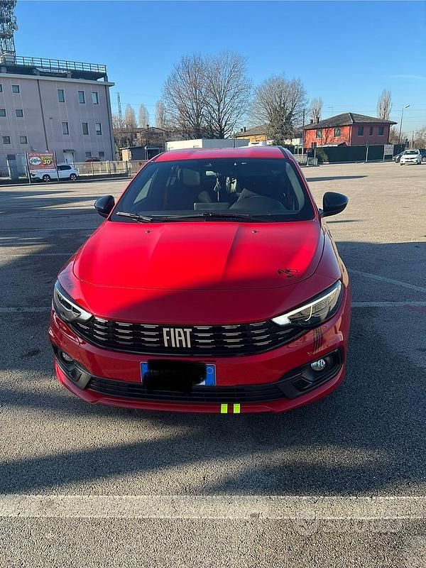 Rosso Usata 2021 Fiat Tipo Sport Tre volumi | 17.500 € (Cara) - Immagine 1/4
