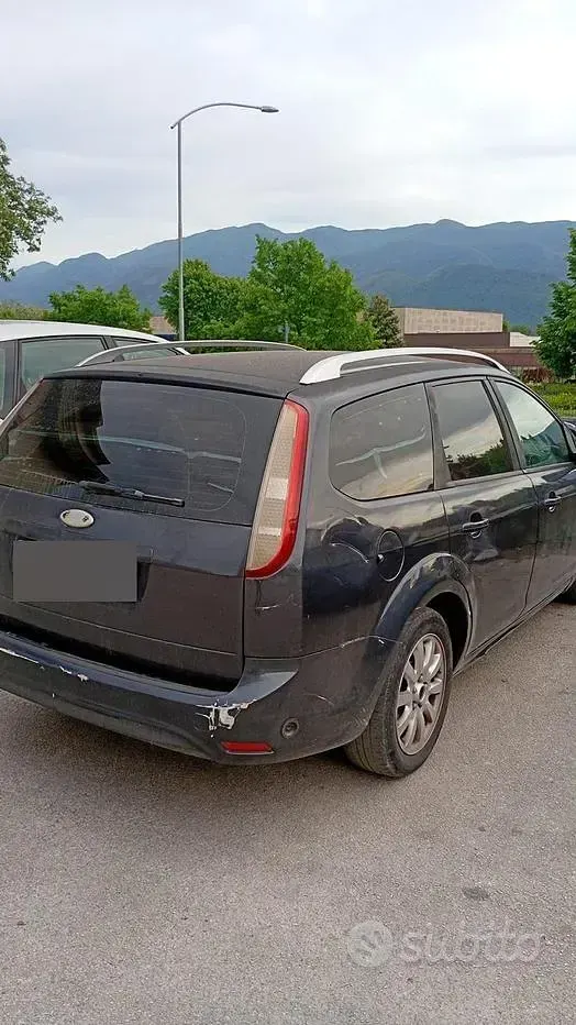 Usata Ford Focus 116 CV (85 kW) 2008 Grigio Station wagon