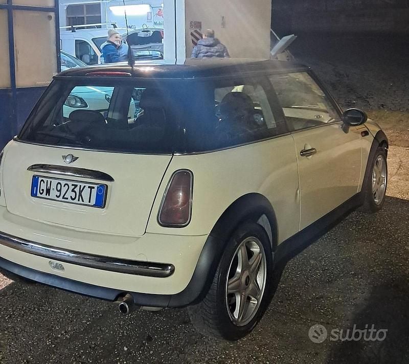 Usata Mini ONE 90 CV (66 kW) 2003 Bianco Utilitaria