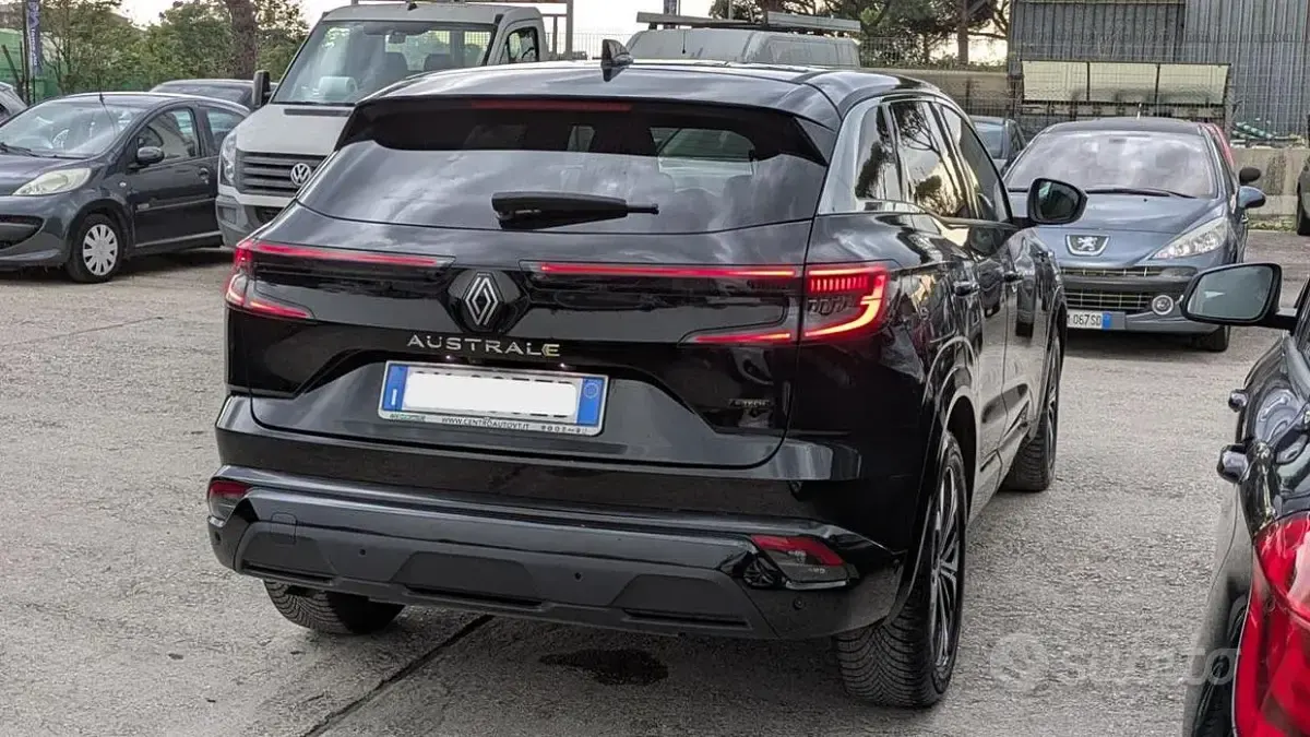 Usata Renault Austral 129 CV (94 kW) 2024 Nero SUV