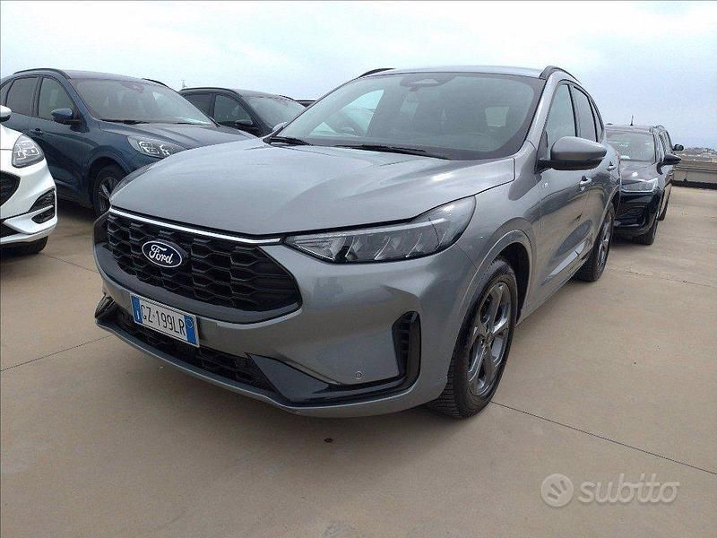 Usata Ford Kuga ST-Line 180 CV (132 kW) 2025 Grigio SUV