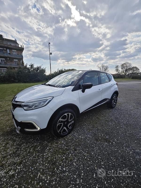 Usata Renault Captur 110 CV (80 kW) 2017 Bianco SUV