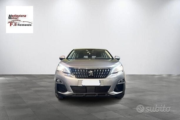 Usata Peugeot 5008 Business-Line 130 CV (95 kW) 2020 Grigio SUV
