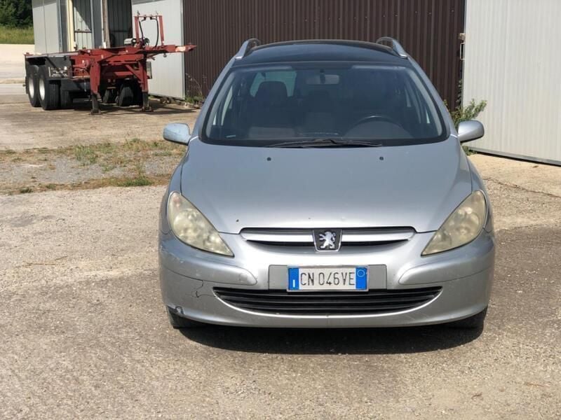 Usata Peugeot 307 90 CV (66 kW) 2003 Argento Station wagon