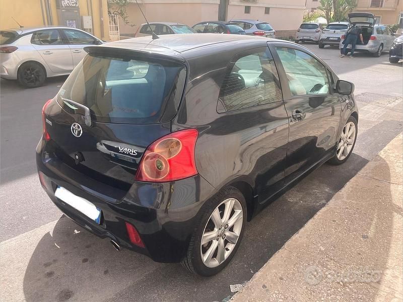 Usata Toyota Yaris 2008 Nero Utilitaria