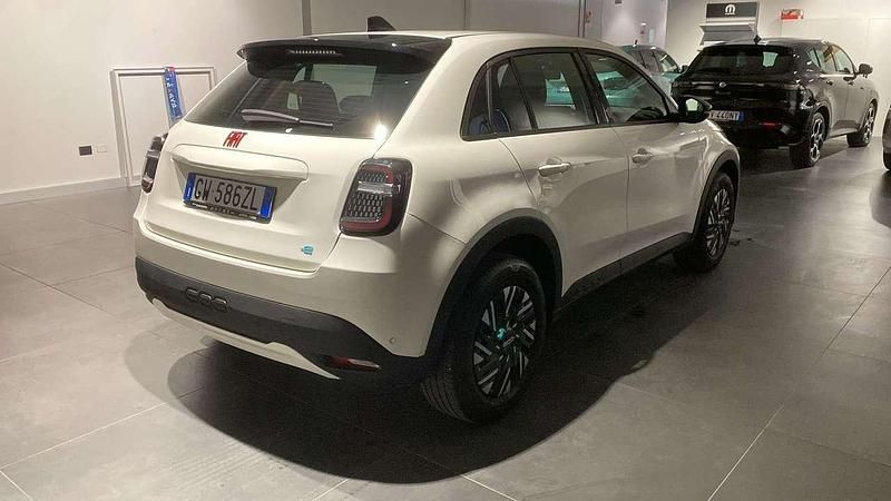 Usata Fiat 600E Red 114 kW (156 CV) 2024 Bianco SUV