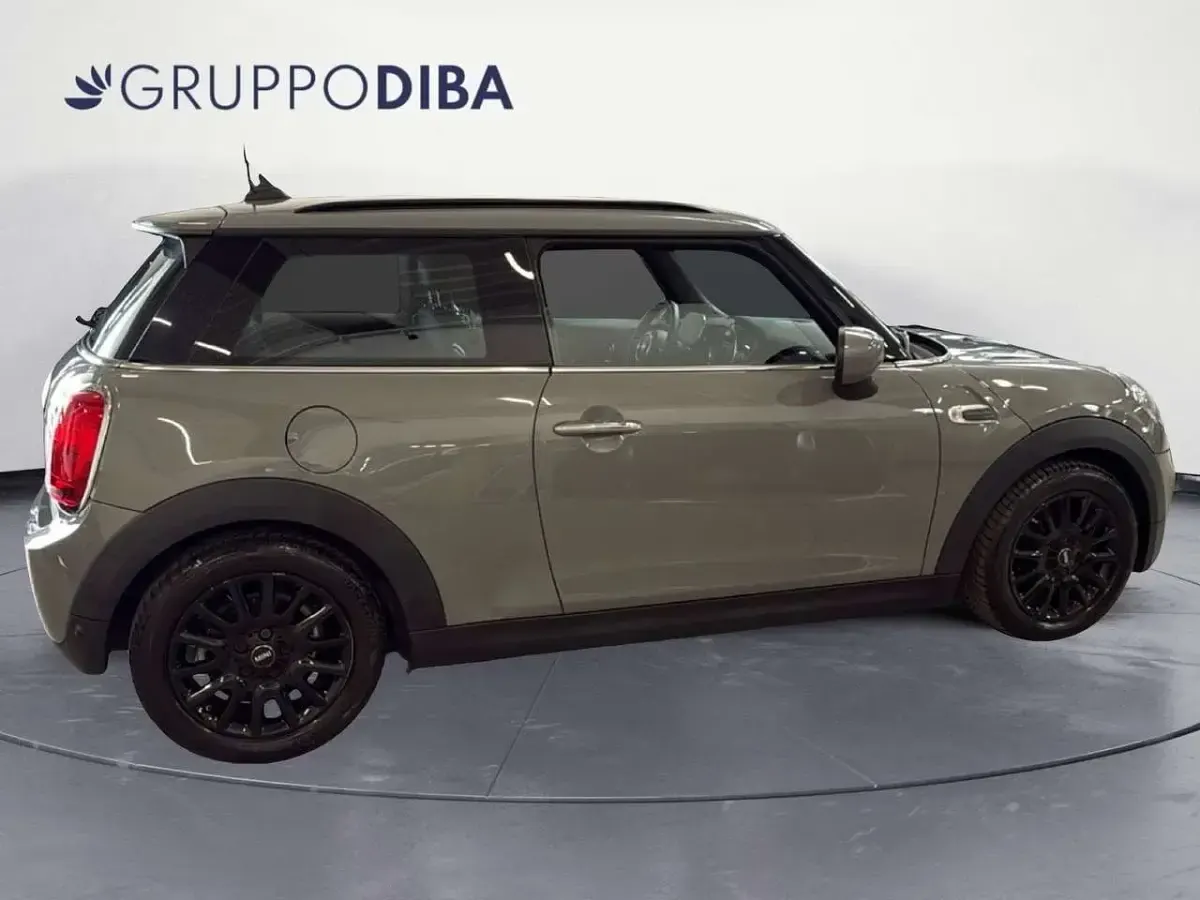 Usata Mini ONE 75 CV (55 kW) 2021 Grigio Utilitaria