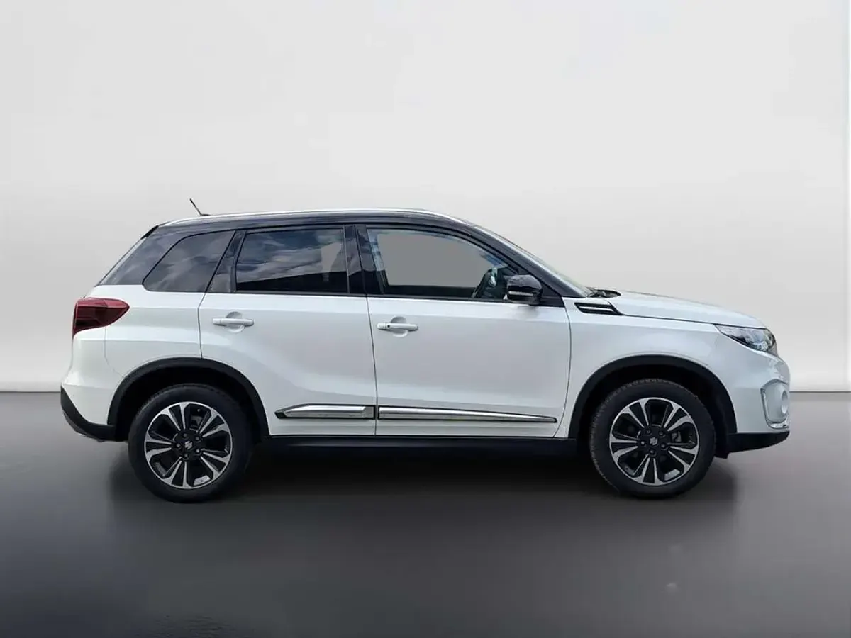 Usata Suzuki Vitara 114 CV (83 kW) 2022 Bianco SUV