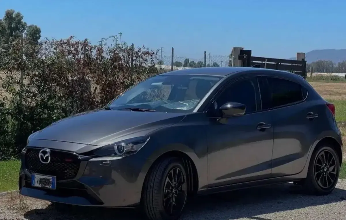 Usata Mazda 2 Homura-Line 90 CV (66 kW) 2024 Grigio Utilitaria