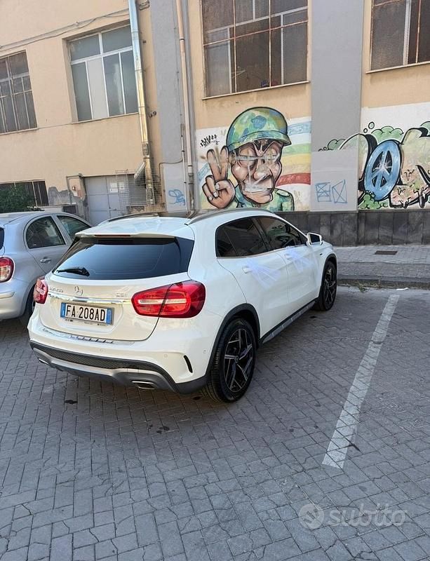 Usata Mercedes GLA200 136 CV (100 kW) 2015 Bianco SUV