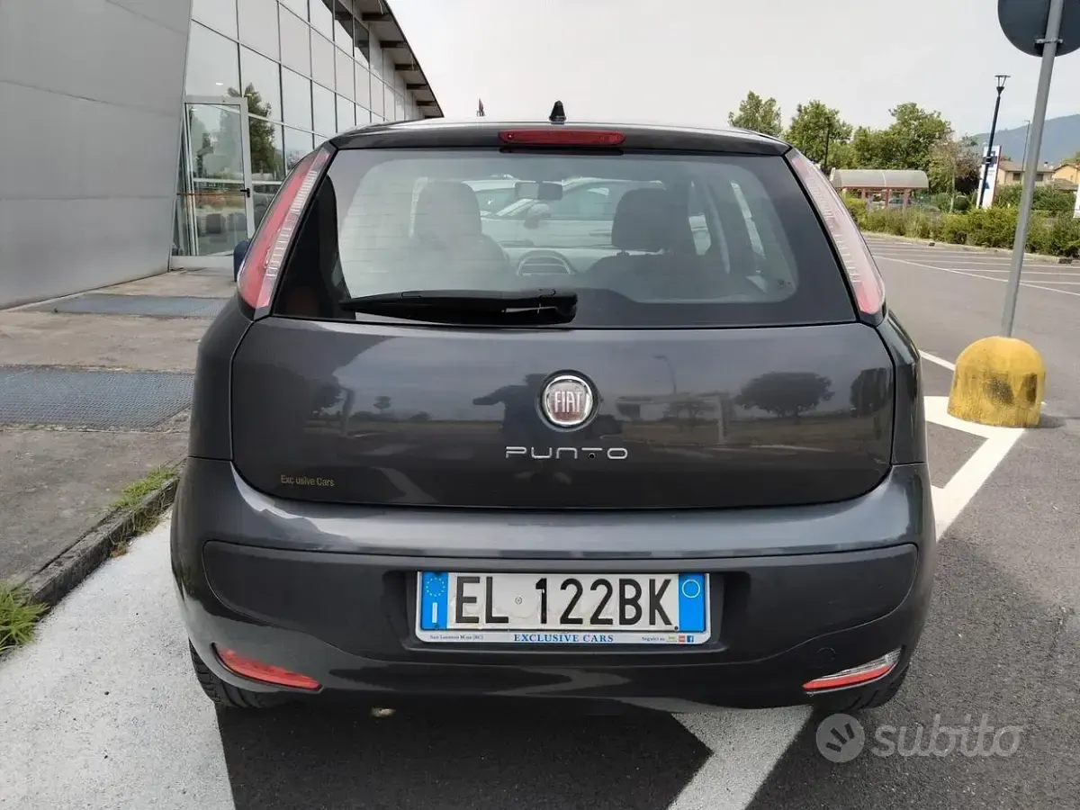 Usata Fiat Punto Evo 69 CV (50 kW) 2011 Grigio Utilitaria