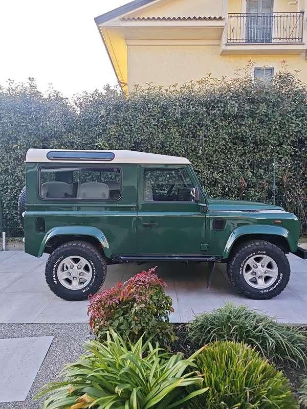 Usata Land Rover Defender 122 CV (89 kW) 2004 Station wagon