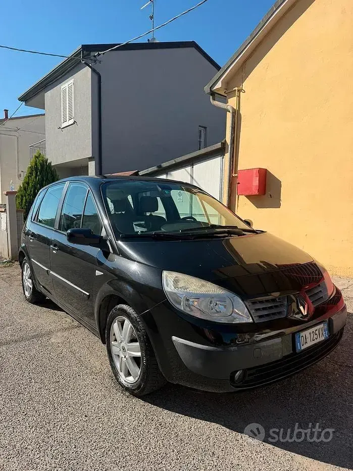Usata Renault Scénic 111 CV (81 kW) 2006 Monovolume