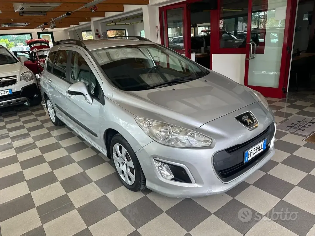 Usata Peugeot 308 Business-Line 93 CV (68 kW) 2013 Grigio Berlina