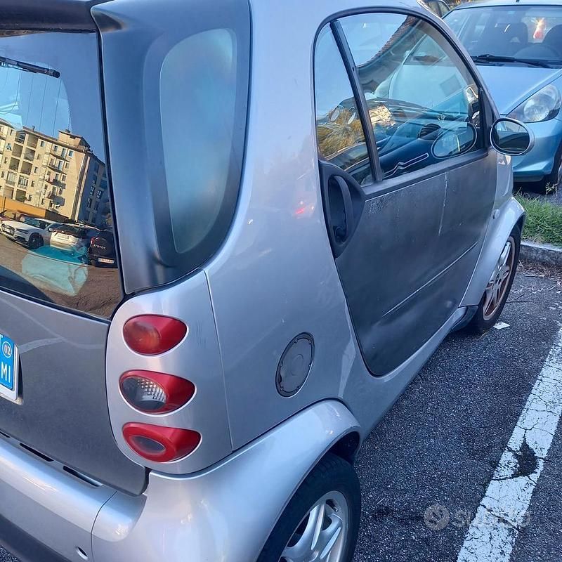Usata Smart ForTwo Coupé 61 CV (44 kW) 2002 Utilitaria