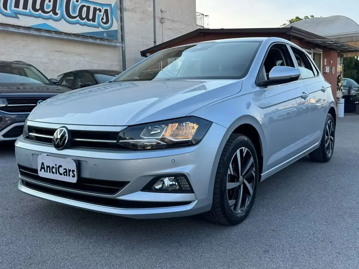 Usata VW Polo Highline 90 CV (66 kW) 2021 Argento Utilitaria