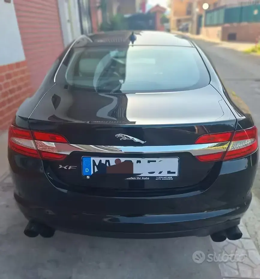 Usata Jaguar XF 250 CV (183 kW) 2013 Nero Berlina